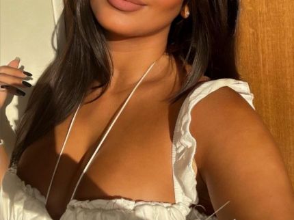 Outcall Only escort Djamila