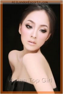 Ella escort - 34D bust, Brunette hair, Brown eyes