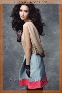 Hindy escort - 34C bust, Brunette hair, Brown eyes