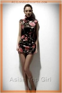 Leslie escort - 34B bust, Brunette hair, Brown eyes