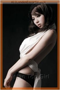 Fenki escort - 34C bust, Brunette hair, Brown eyes