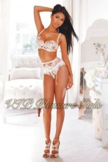 Larissa escort - VIPPleasureGirls