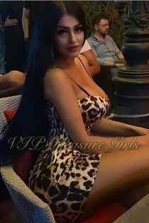 brunette escort Melya