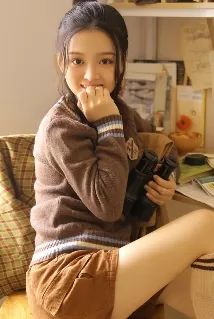 Kookai escort - 32B bust, black hair, black eyes