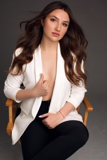 Arisa escort - 34B bust, brown hair,  eyes