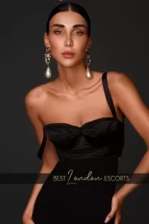 brunette escort Anya