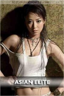 Kywi escort - 34C bust, brunette hair, Brown eyes