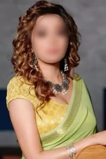 Chandani escort - 34D bust, brunette hair, brown eyes