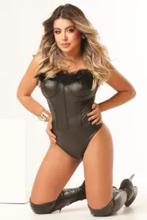 Compare to Vicky escort