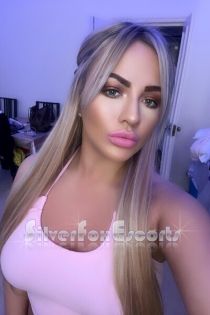 blonde escort Adda