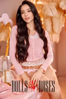 Kiara escort - Dolls And Roses Escorts