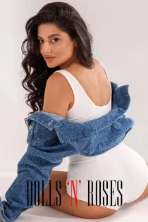 petite escort Azi