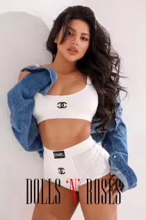 brunette escort Azi