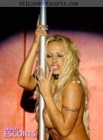 Pamela Sandersin escort - 34D bust, blonde hair, green eyes