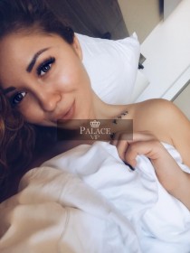Compare to Karolina escort