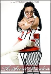 brunette escort Koko