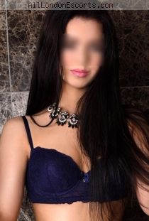 Addi escort - 34B bust, brunette hair, brown eyes