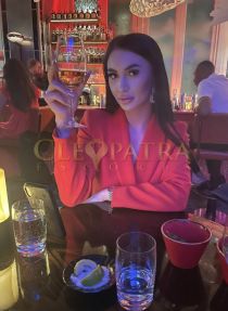 Paty escort - C bust, Brown hair, Brown eyes