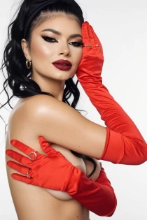 brunette escort Mimi