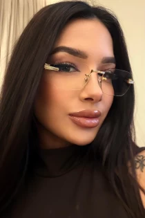 Colombian escort Yagami