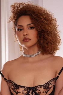 mature escort Beatriz