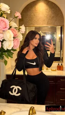 Giovanna 300 per hour